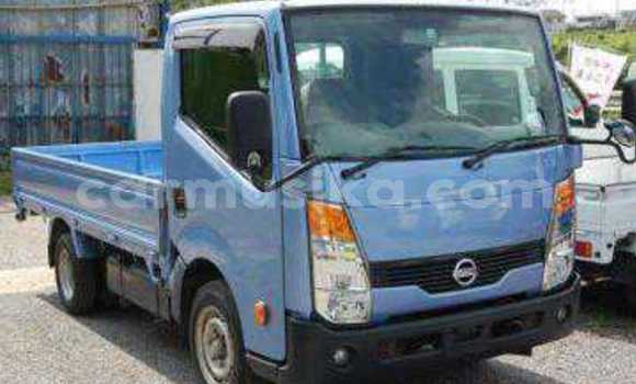 Tenga Tsaru Nissan Evalia Bhuruu Rori in Beitbridge in Matabeleland South Tenga Tsaru Nissan Evalia Bhuruu Rori in Beitbridge in Matabeleland South