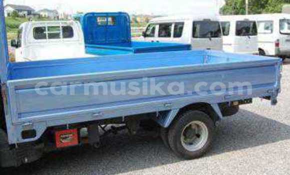 Tenga Tsaru Nissan Evalia Bhuruu Rori in Beitbridge in Matabeleland South Tenga Tsaru Nissan Evalia Bhuruu Rori in Beitbridge in Matabeleland South