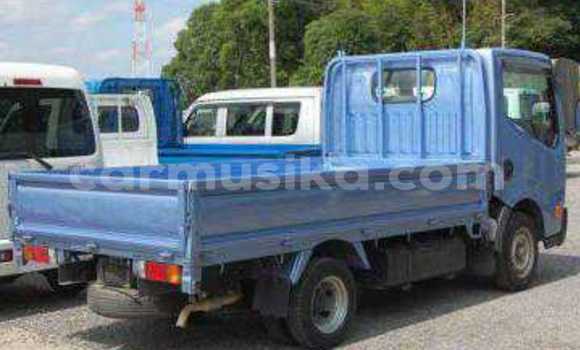 Tenga Tsaru Nissan Evalia Bhuruu Rori in Beitbridge in Matabeleland South Tenga Tsaru Nissan Evalia Bhuruu Rori in Beitbridge in Matabeleland South