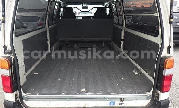 Buy Used Toyota Hiace White Car in Beitbridge in Matabeleland South Buy Used Toyota Hiace White Car in Beitbridge in Matabeleland South