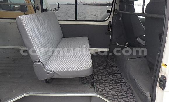 Buy Used Toyota Hiace White Car in Beitbridge in Matabeleland South Buy Used Toyota Hiace White Car in Beitbridge in Matabeleland South