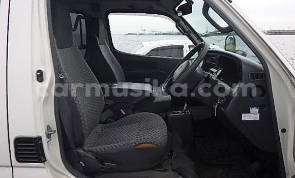 Buy Used Toyota Hiace White Car in Beitbridge in Matabeleland South Buy Used Toyota Hiace White Car in Beitbridge in Matabeleland South