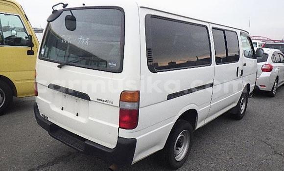 Buy Used Toyota Hiace White Car in Beitbridge in Matabeleland South Buy Used Toyota Hiace White Car in Beitbridge in Matabeleland South
