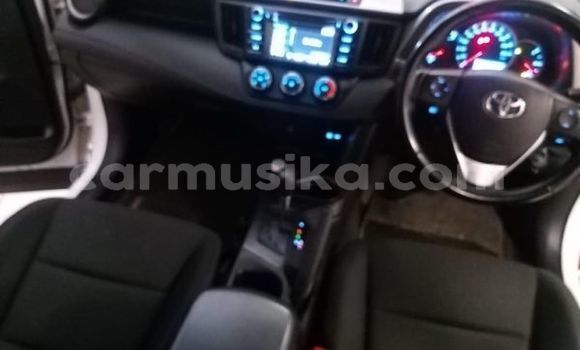 Buy Used Toyota RAV4 White Car in Beitbridge in Matabeleland South Buy Used Toyota RAV4 White Car in Beitbridge in Matabeleland South