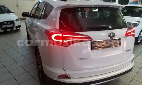 Buy Used Toyota RAV4 White Car in Beitbridge in Matabeleland South Buy Used Toyota RAV4 White Car in Beitbridge in Matabeleland South