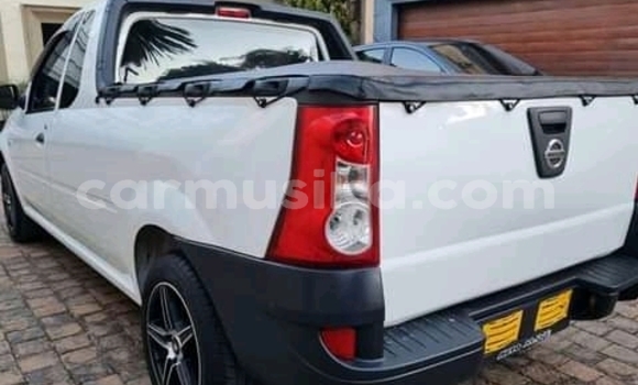 Buy Used Nissan NV200 White Car in Beitbridge in Matabeleland South Buy Used Nissan NV200 White Car in Beitbridge in Matabeleland South