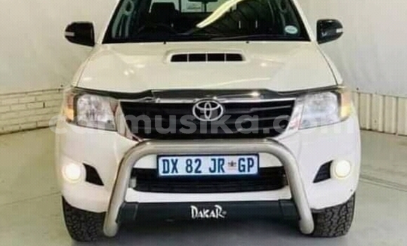 Acheter Occasion Voiture Toyota Hilux Blanc à Beitbridge, Matabeleland South
