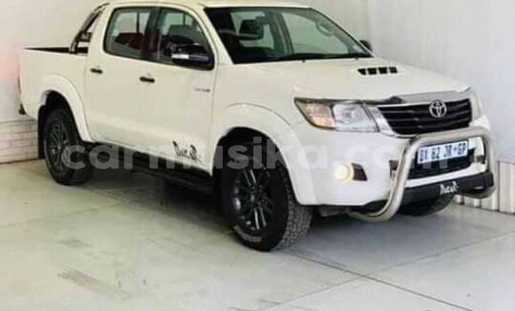 Buy Used Toyota Hilux White Car in Beitbridge in Matabeleland South Buy Used Toyota Hilux White Car in Beitbridge in Matabeleland South