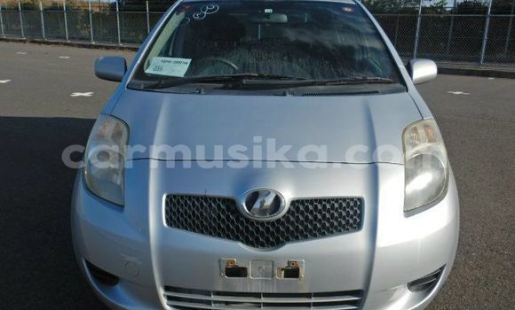 Buy Used Toyota Vitz Silver Car in Beitbridge in Matabeleland South Buy Used Toyota Vitz Silver Car in Beitbridge in Matabeleland South