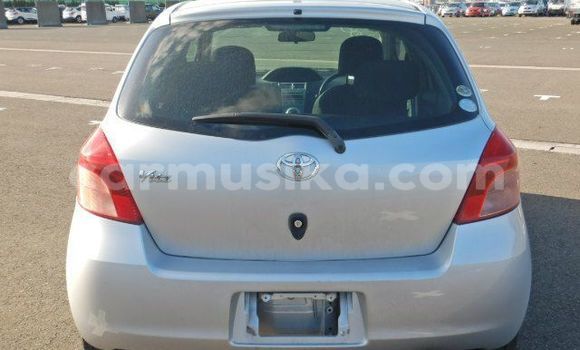 Buy Used Toyota Vitz Silver Car in Beitbridge in Matabeleland South Buy Used Toyota Vitz Silver Car in Beitbridge in Matabeleland South