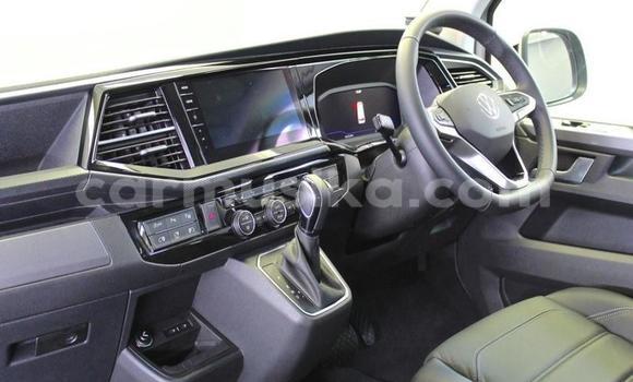 Buy Used Volkswagen Caravelle White Car in Beitbridge in Matabeleland South Buy Used Volkswagen Caravelle White Car in Beitbridge in Matabeleland South