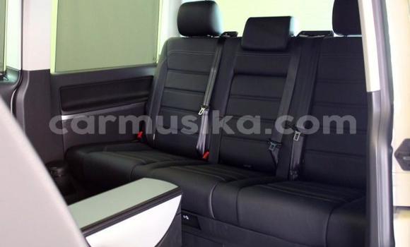 Buy Used Volkswagen Caravelle White Car in Beitbridge in Matabeleland South Buy Used Volkswagen Caravelle White Car in Beitbridge in Matabeleland South