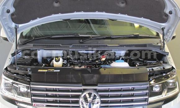 Buy Used Volkswagen Caravelle White Car in Beitbridge in Matabeleland South Buy Used Volkswagen Caravelle White Car in Beitbridge in Matabeleland South