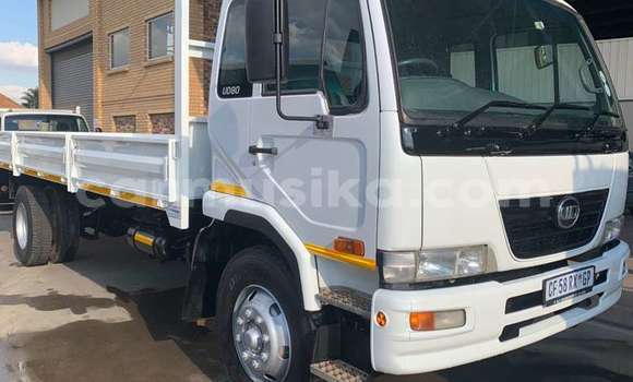 Buy Used Nissan AD White Car in Beitbridge in Matabeleland South