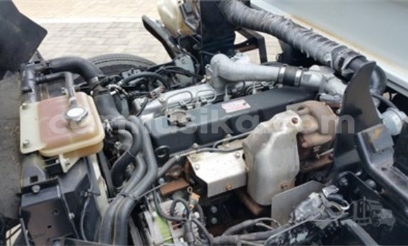 Nunua Ilio tumika Nissan Pickup Nyeupe Gari ndani ya Beitbridge nchini Matabeleland Kusini Nunua Ilio tumika Nissan Pickup Nyeupe Gari ndani ya Beitbridge nchini Matabeleland Kusini