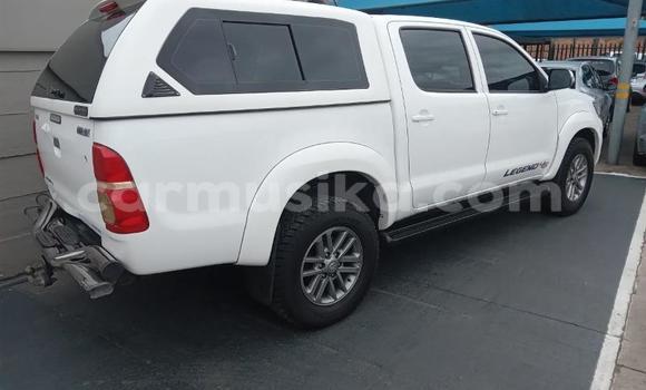 Buy Used Toyota Hilux White Car in Beitbridge in Matabeleland South Buy Used Toyota Hilux White Car in Beitbridge in Matabeleland South