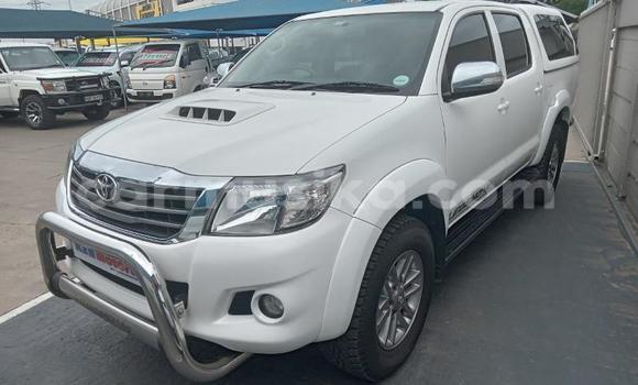 Buy Used Toyota Hilux White Car in Beitbridge in Matabeleland South Buy Used Toyota Hilux White Car in Beitbridge in Matabeleland South