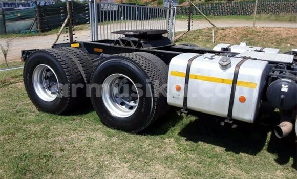 Acheter Occasion Utilitaire DAF CF Blanc à Beitbridge, Matabeleland South Acheter Occasion Utilitaire DAF CF Blanc à Beitbridge, Matabeleland South