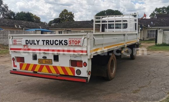 Acheter Occasion Utilitaire Nissan UD Blanc à Harare, Harare Acheter Occasion Utilitaire Nissan UD Blanc à Harare, Harare