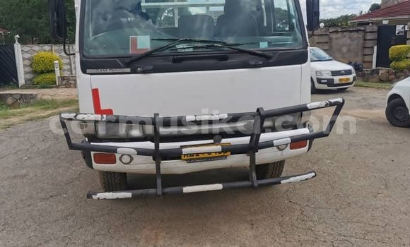 Acheter Occasion Utilitaire Nissan UD Blanc à Harare, Harare Acheter Occasion Utilitaire Nissan UD Blanc à Harare, Harare