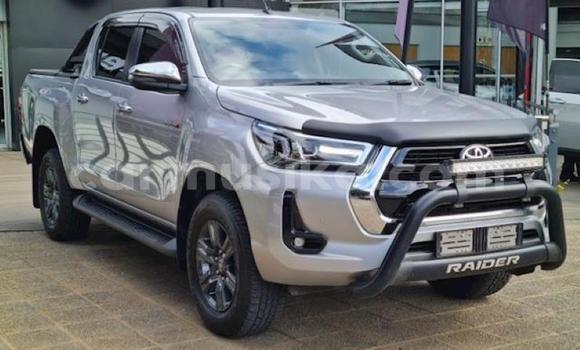 Tenga Tsaru Toyota Hilux Sirivha Mota in Beitbridge in Matabeleland South Tenga Tsaru Toyota Hilux Sirivha Mota in Beitbridge in Matabeleland South