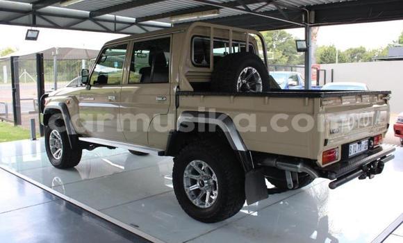 Buy Used Toyota Land Cruiser Beige Car in Beitbridge in Matabeleland South Buy Used Toyota Land Cruiser Beige Car in Beitbridge in Matabeleland South