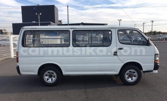 Tenga Tsaru Toyota Hiace Chena Mota in Beitbridge in Matabeleland South Tenga Tsaru Toyota Hiace Chena Mota in Beitbridge in Matabeleland South
