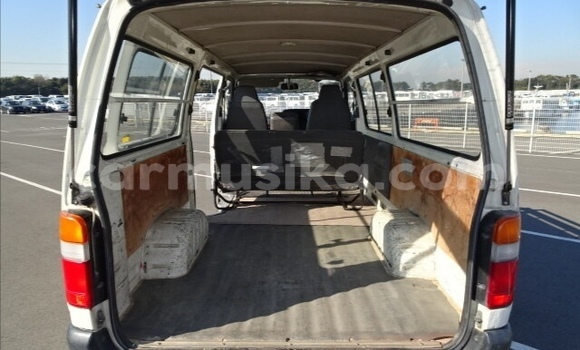 Tenga Tsaru Toyota Hiace Chena Mota in Beitbridge in Matabeleland South Tenga Tsaru Toyota Hiace Chena Mota in Beitbridge in Matabeleland South