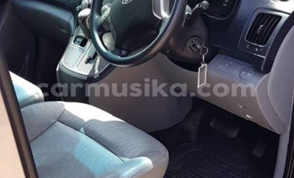 Acheter Occasion Voiture Hyundai H1 Gris à Beitbridge, Matabeleland South Acheter Occasion Voiture Hyundai H1 Gris à Beitbridge, Matabeleland South