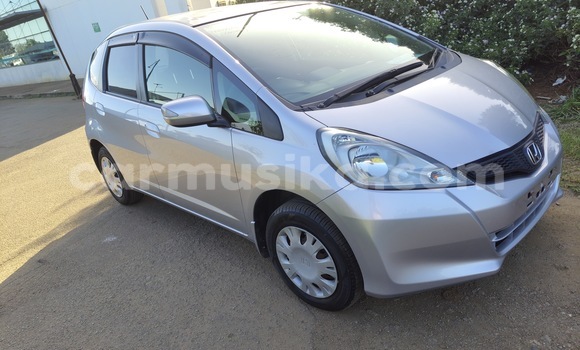 Buy Import Honda Fit Silver Car in Harare in Harare Buy Import Honda Fit Silver Car in Harare in Harare