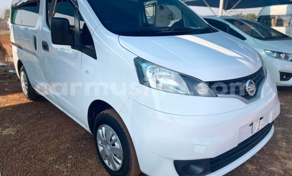 Buy Used Nissan NV200 White Car in Harare in Harare