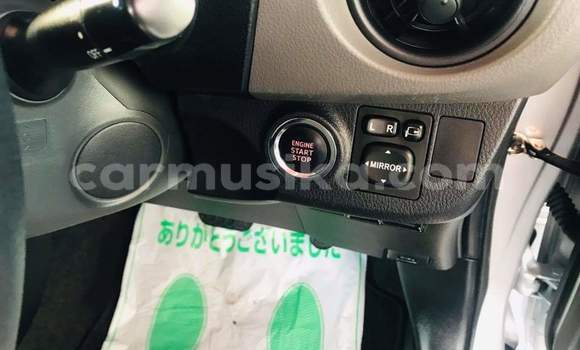 Buy Used Toyota Vitz Silver Car in Beitbridge in Matabeleland South Buy Used Toyota Vitz Silver Car in Beitbridge in Matabeleland South