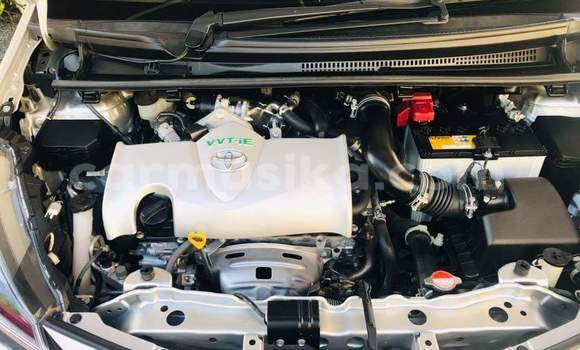 Buy Used Toyota Vitz Silver Car in Beitbridge in Matabeleland South Buy Used Toyota Vitz Silver Car in Beitbridge in Matabeleland South