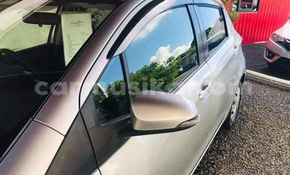 Buy Used Toyota Vitz Silver Car in Beitbridge in Matabeleland South Buy Used Toyota Vitz Silver Car in Beitbridge in Matabeleland South