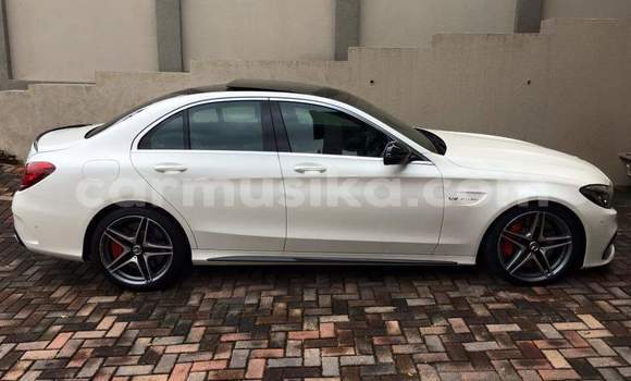 Acheter Occasion Voiture Mercedes‒Benz C-klasse AMG Blanc à Beitbridge, Matabeleland South Acheter Occasion Voiture Mercedes‒Benz C-klasse AMG Blanc à Beitbridge, Matabeleland South