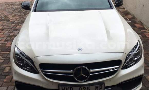 Acheter Occasion Voiture Mercedes‒Benz C-klasse AMG Blanc à Beitbridge, Matabeleland South Acheter Occasion Voiture Mercedes‒Benz C-klasse AMG Blanc à Beitbridge, Matabeleland South