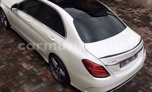Acheter Occasion Voiture Mercedes‒Benz C-klasse AMG Blanc à Beitbridge, Matabeleland South Acheter Occasion Voiture Mercedes‒Benz C-klasse AMG Blanc à Beitbridge, Matabeleland South