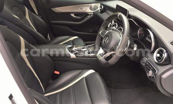 Acheter Occasion Voiture Mercedes‒Benz C-klasse AMG Blanc à Beitbridge, Matabeleland South Acheter Occasion Voiture Mercedes‒Benz C-klasse AMG Blanc à Beitbridge, Matabeleland South