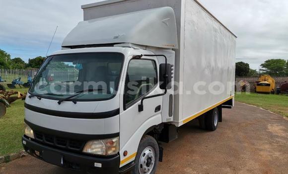 Tenga Tsaru Toyota Dyna Chena Rori in Beitbridge in Matabeleland South Tenga Tsaru Toyota Dyna Chena Rori in Beitbridge in Matabeleland South
