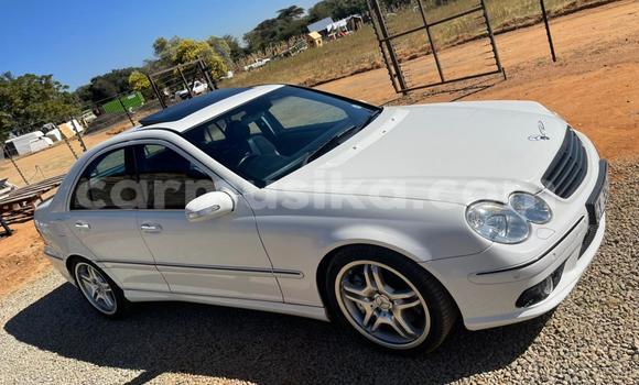 Buy Used Mercedes-Benz C-Classe White Car in Beitbridge in Matabeleland South