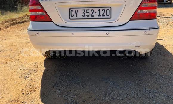 Tenga Tsaru Mercedes-Benz C-Classe Chena Mota in Beitbridge in Matabeleland South Tenga Tsaru Mercedes-Benz C-Classe Chena Mota in Beitbridge in Matabeleland South