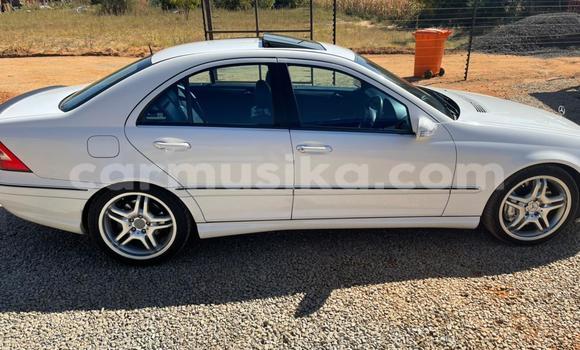 Tenga Tsaru Mercedes-Benz C-Classe Chena Mota in Beitbridge in Matabeleland South Tenga Tsaru Mercedes-Benz C-Classe Chena Mota in Beitbridge in Matabeleland South