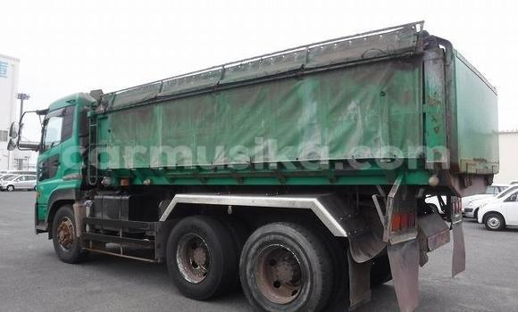 Buy Used Nissan AD Green Car in Beitbridge in Matabeleland South Buy Used Nissan AD Green Car in Beitbridge in Matabeleland South