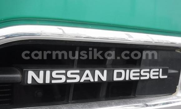 Buy Used Nissan AD Green Car in Beitbridge in Matabeleland South Buy Used Nissan AD Green Car in Beitbridge in Matabeleland South