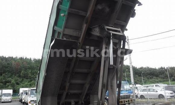 Buy Used Nissan AD Green Car in Beitbridge in Matabeleland South Buy Used Nissan AD Green Car in Beitbridge in Matabeleland South