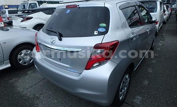 Nunua Ilio tumika Toyota Vitz Fedha Gari ndani ya Beitbridge nchini Matabeleland Kusini