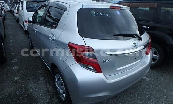 Acheter Occasion Voiture Toyota Vitz Gris à Beitbridge, Matabeleland South Acheter Occasion Voiture Toyota Vitz Gris à Beitbridge, Matabeleland South