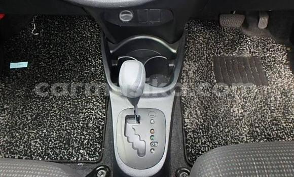 Acheter Occasion Voiture Toyota Vitz Gris à Beitbridge, Matabeleland South Acheter Occasion Voiture Toyota Vitz Gris à Beitbridge, Matabeleland South