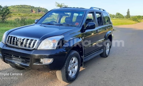 Nunua Ilio tumika Toyota Prado Nyeusi Gari ndani ya Masvingo nchini Masvingo