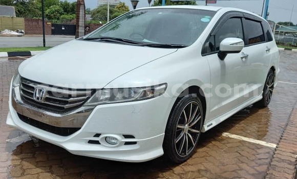 Nunua Ilio tumika Honda Odyssey Nyeupe Gari ndani ya Harare nchini Harare